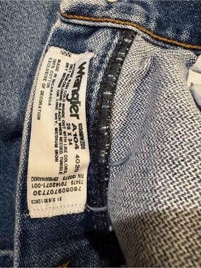 Wrangler Medium Blue Denim Jeans with Contrast Stitching